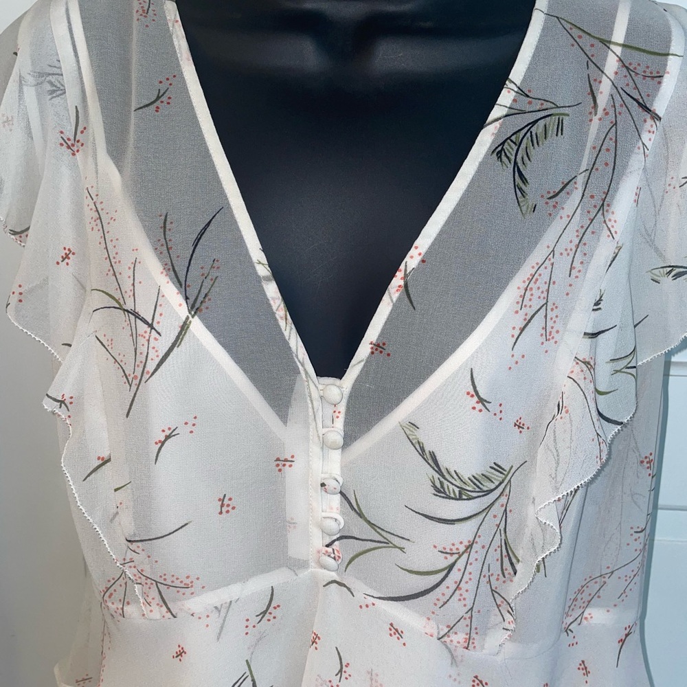 Sheer Floral Ruffle Blouse - Picture 3 of 11